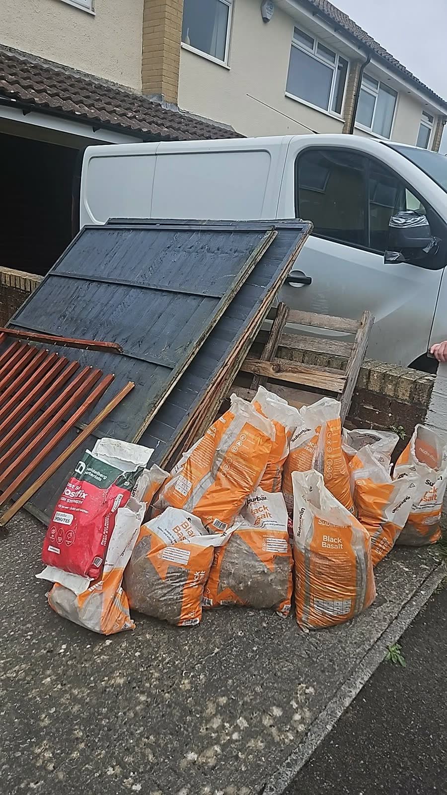 Neighbouring Driveway Waste Clearances in Crewkerne project photo 2
