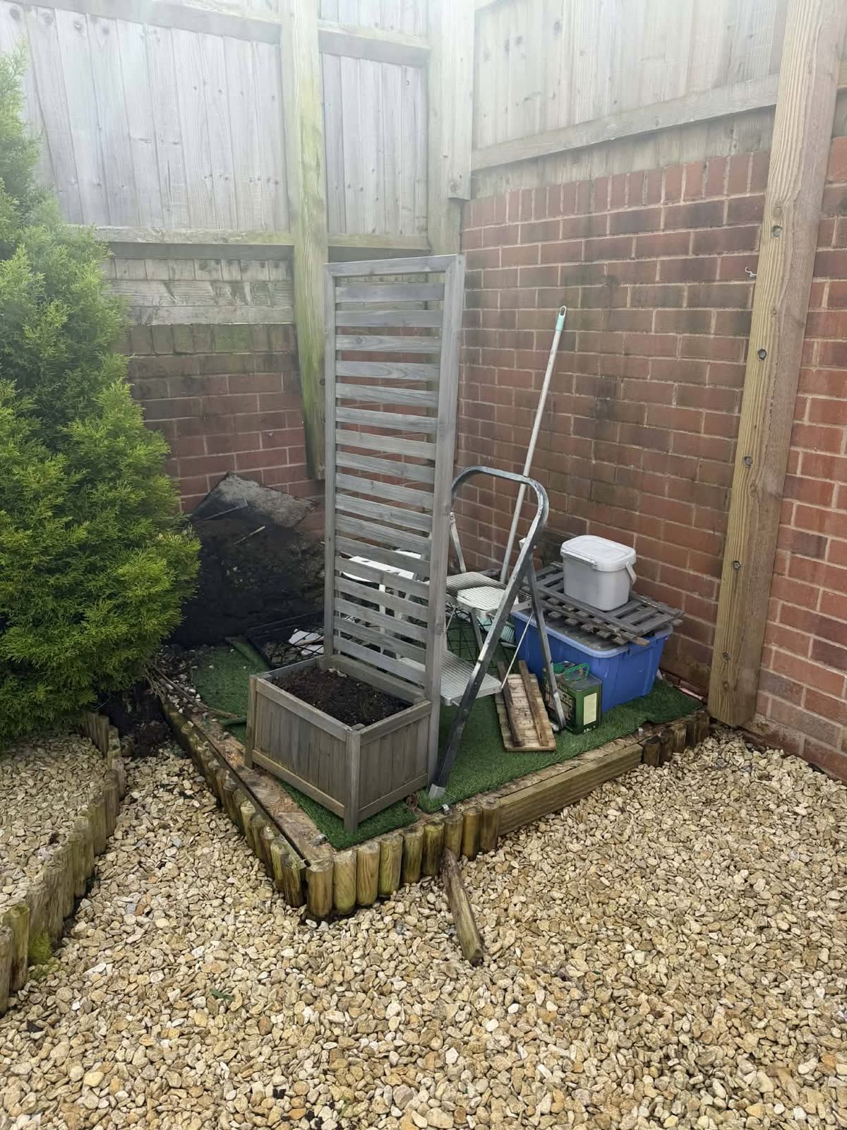 Paulton Garden-Corner and Household Waste Clearance project photo 1
