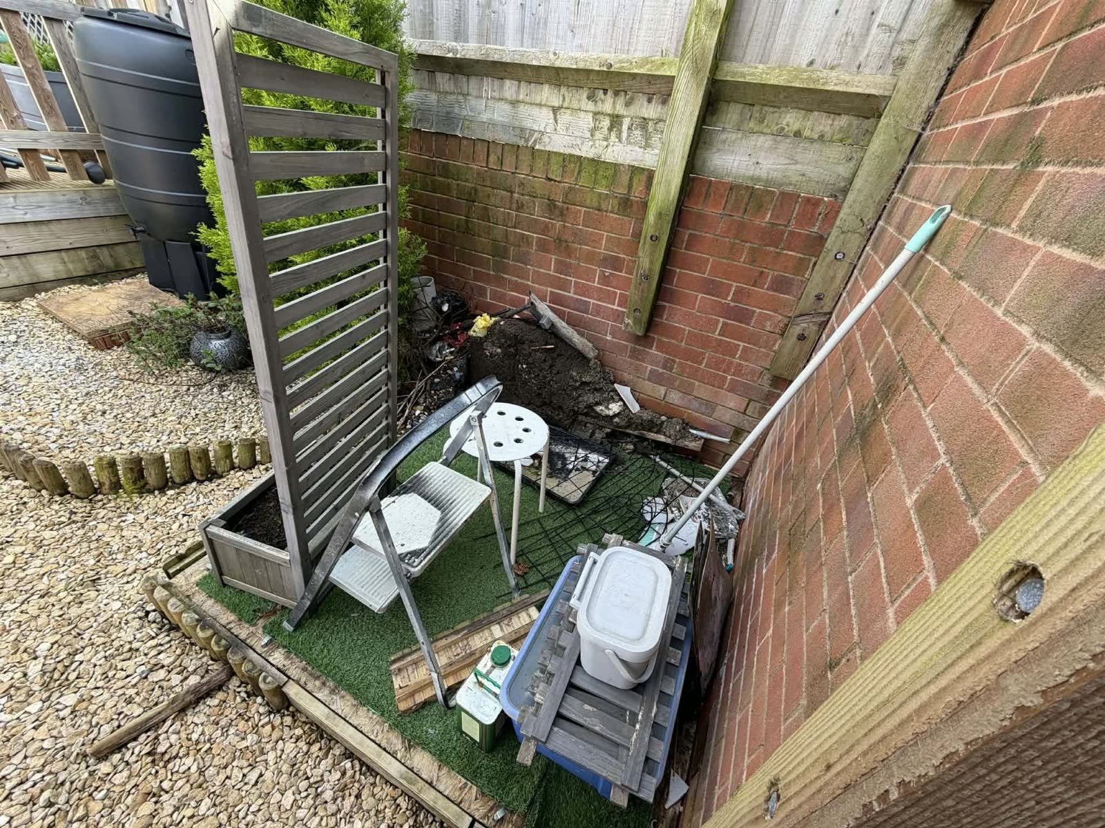 Paulton Garden-Corner and Household Waste Clearance project photo 2