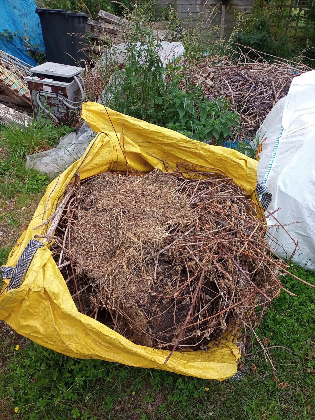 Large Garden and Building Waste Clearance project photo 11